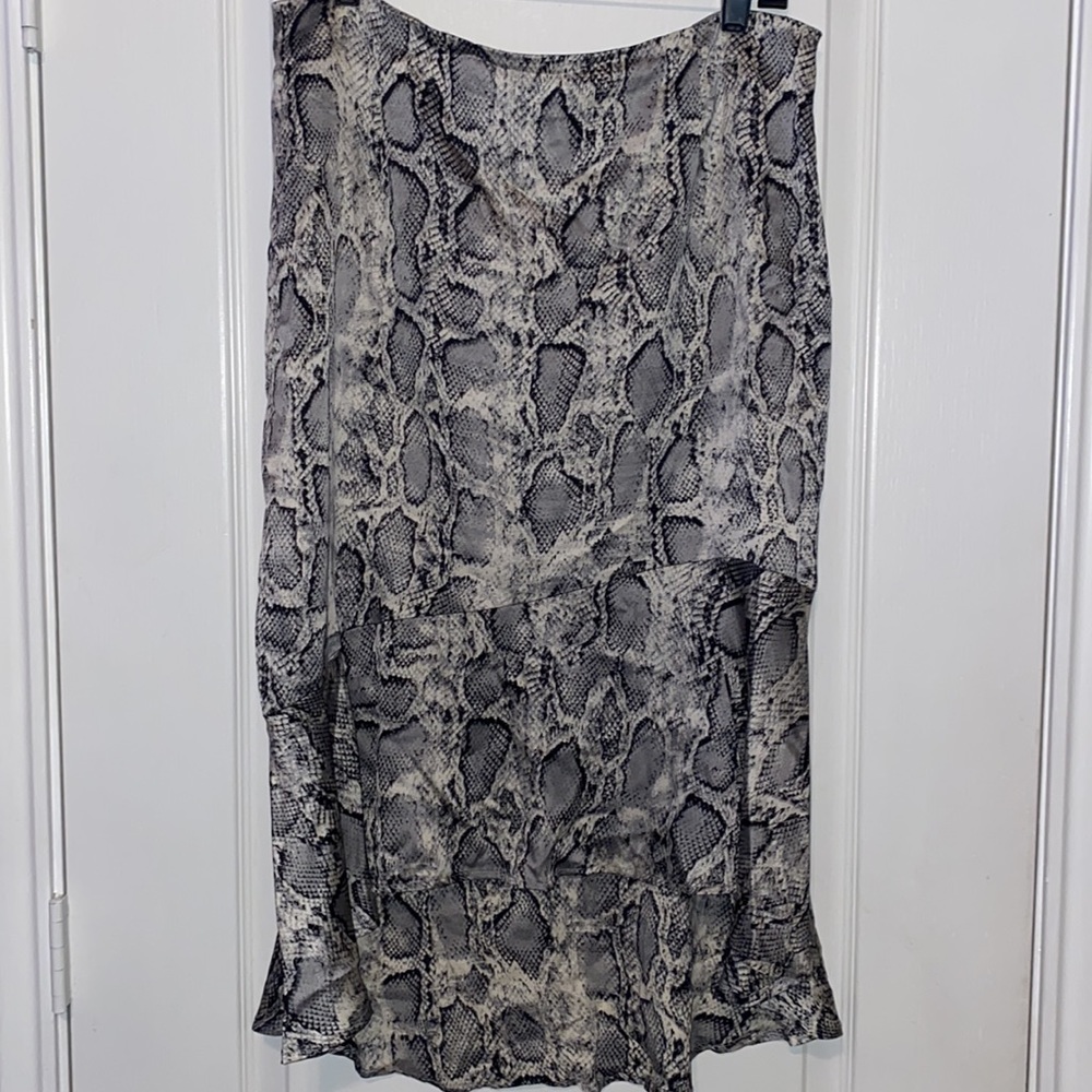 NWT - SNAKESKIN SKIRT - Picture 3 of 8